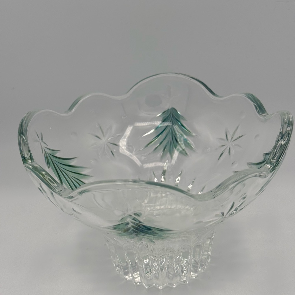 Mikasa Christmas Night 6-inch crystal footed bowl.